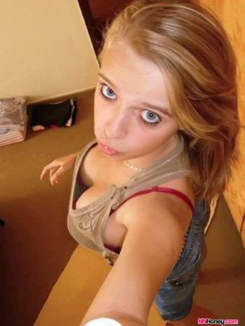 tube8, blonde Down Shirt Teen Girl Selfie Blonde
