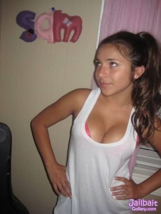 tube8 Teen Cleavage Spilling Out