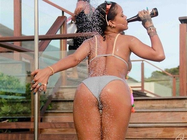 Ass naked rihanna Rihanna Ass
